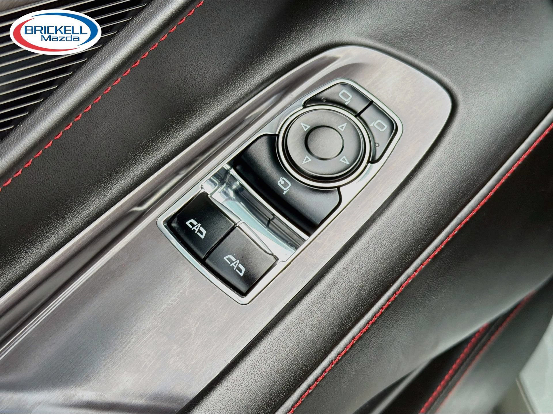 Used 2024 Chevrolet Corvette Stingray Premium Cpe w/ Body-Color Dual Roof Package RWD image 21