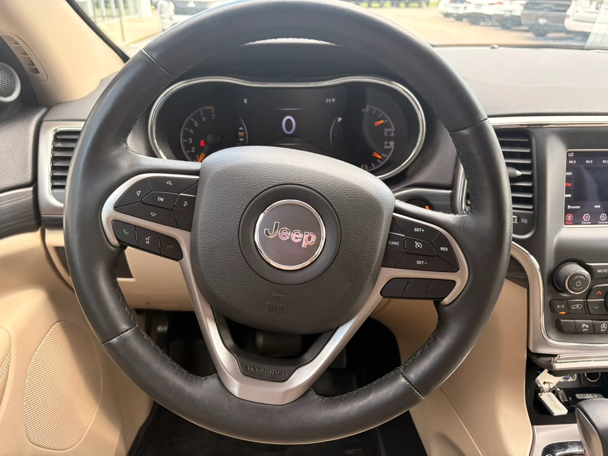 Used 2019 Jeep Grand Cherokee Laredo AWD/4WD image 20