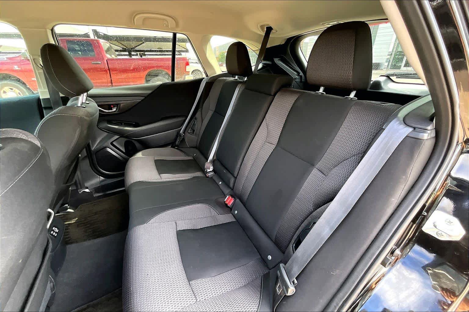 Used 2024 Subaru Outback Premium AWD/4WD image 19