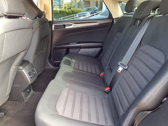Used 2020 Ford Fusion SE FWD image 24