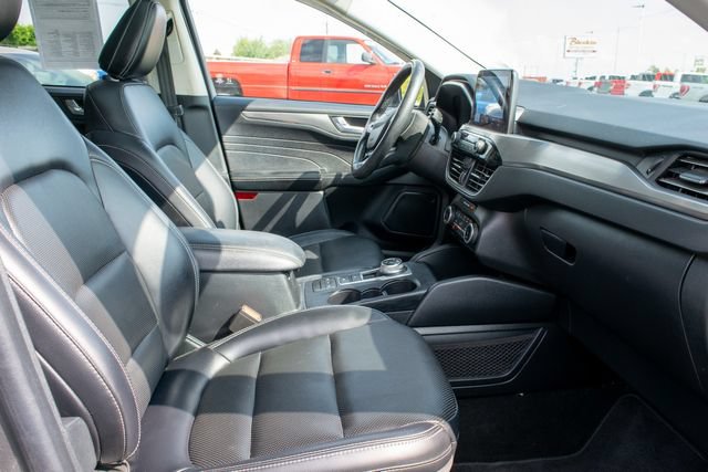 Used 2022 Ford Escape Titanium w/ Class II Trailer Tow Package FWD image 24