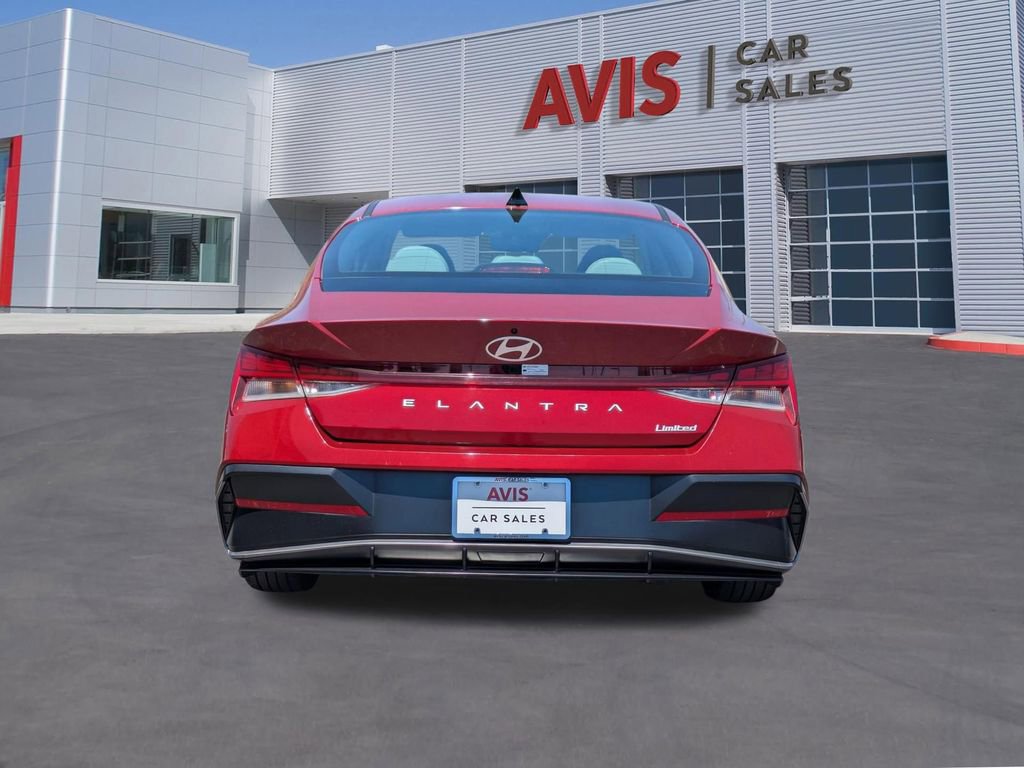 Used 2025 Hyundai Elantra Limited FWD image 7