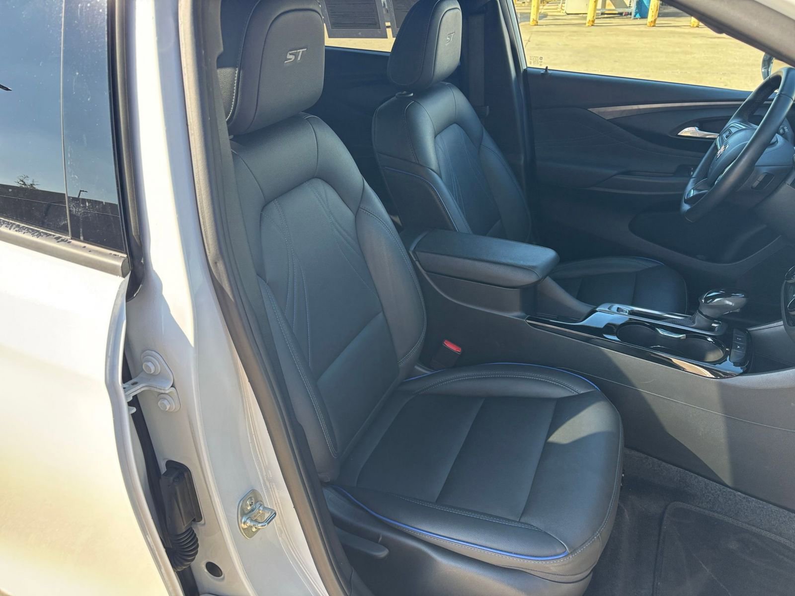 Used 2025 Buick Envista Sport Touring image 34