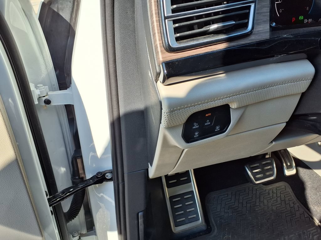 Used 2025 Volkswagen Atlas SEL Premium R-Line AWD/4WD image 22