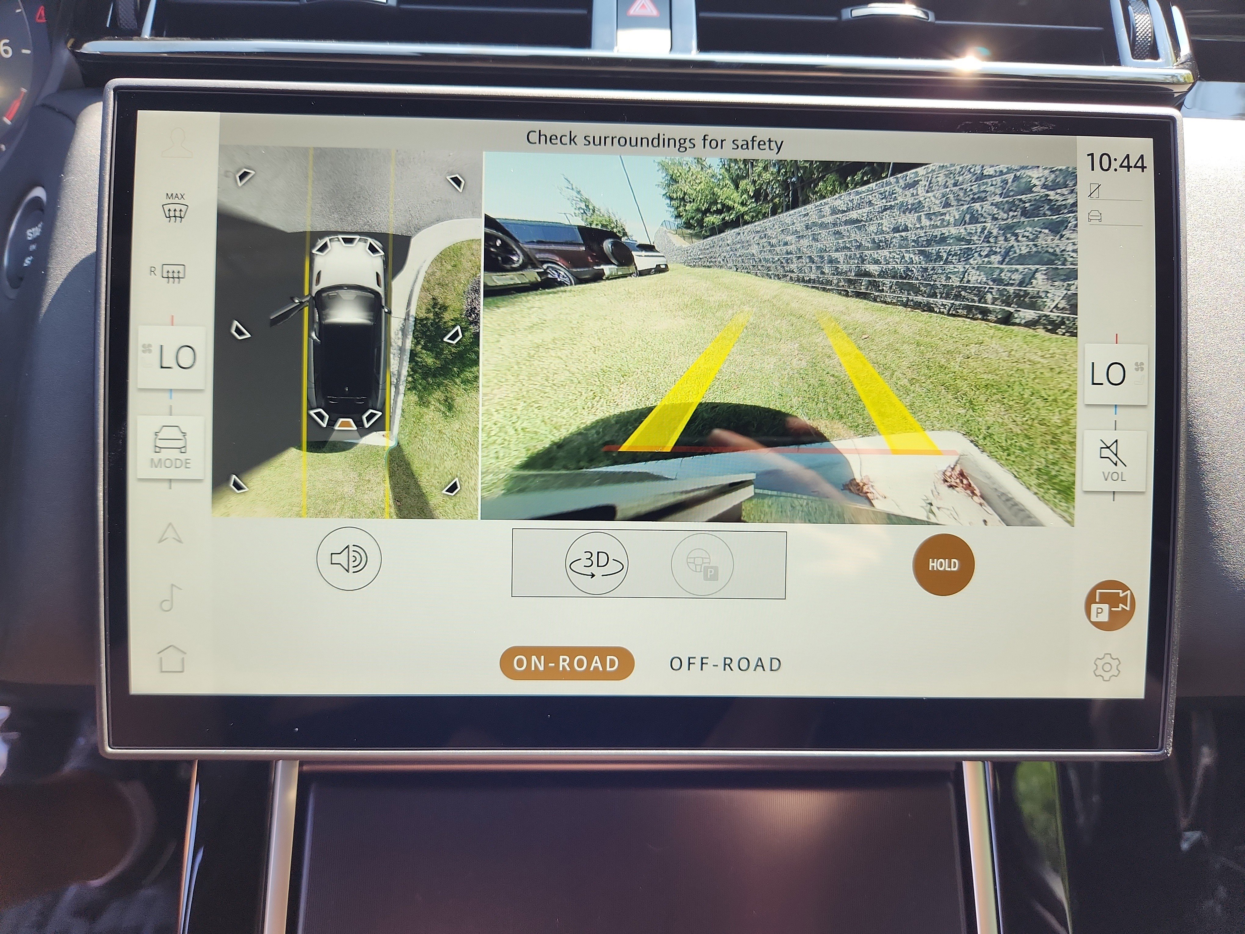 New 2026 Land Rover Range Rover Velar Dynamic SE image 22