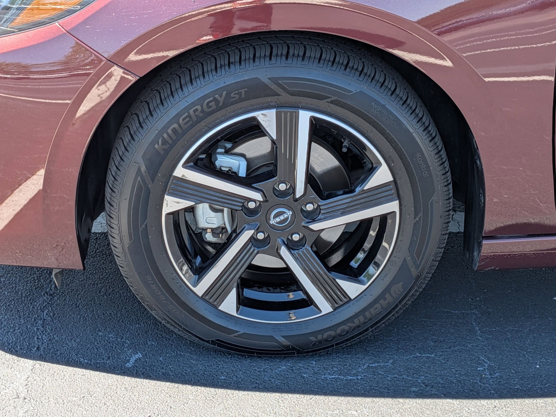 Used 2025 Nissan Sentra SV FWD image 10