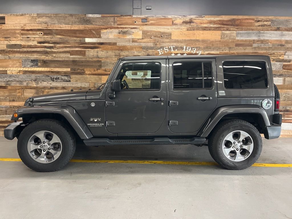 Used 2017 Jeep Wrangler Unlimited Sahara w/ Connectivity Group image 10