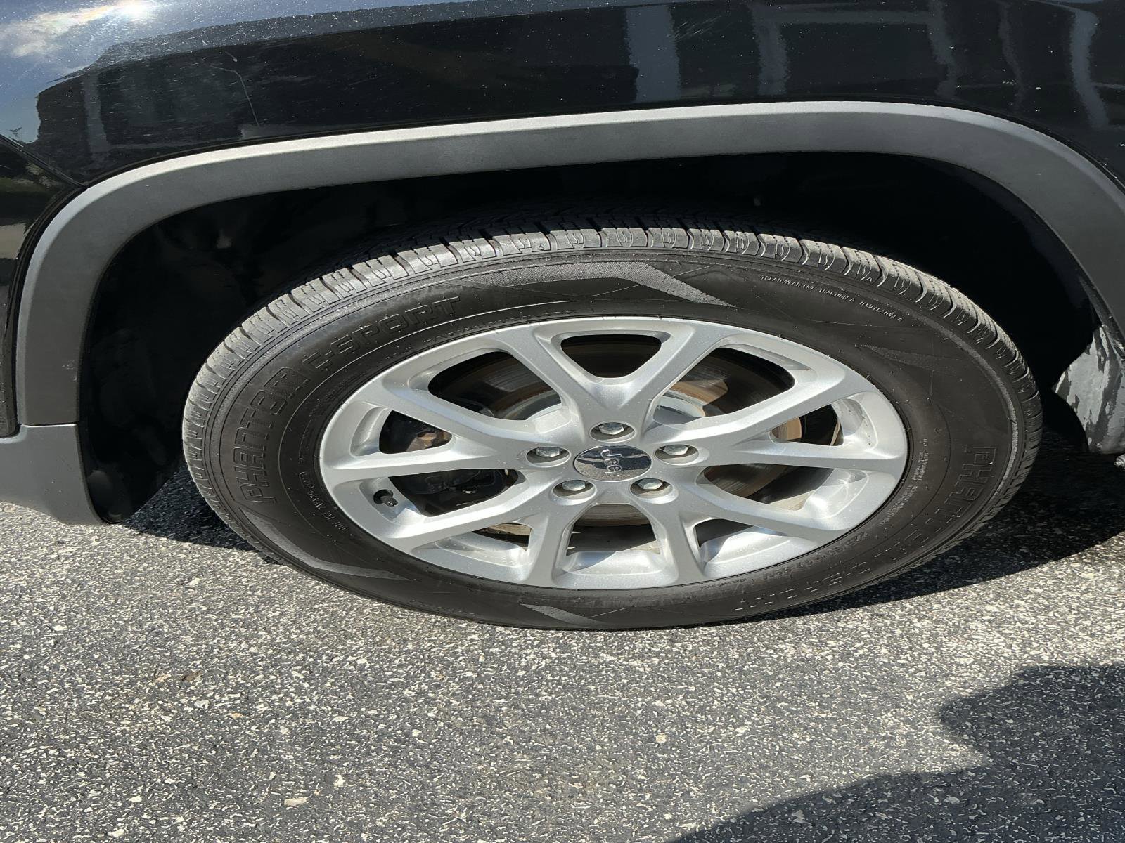 Used 2018 Jeep Cherokee Latitude image 10