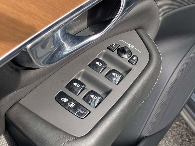 Used 2020 Volvo XC90 T6 Inscription w/ Protection Package Premier image 24