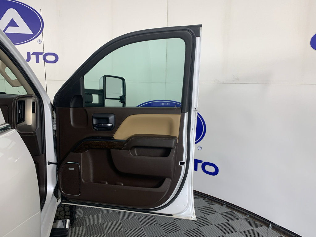 Used 2019 GMC Sierra 3500 Denali w/ Duramax Plus Package image 38