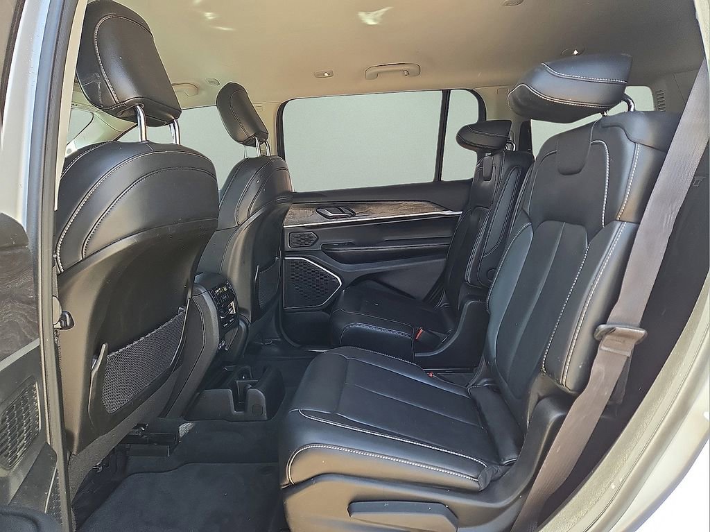 Used 2021 Jeep Grand Cherokee L Limited w/ MOPAR Finishing Package image 17