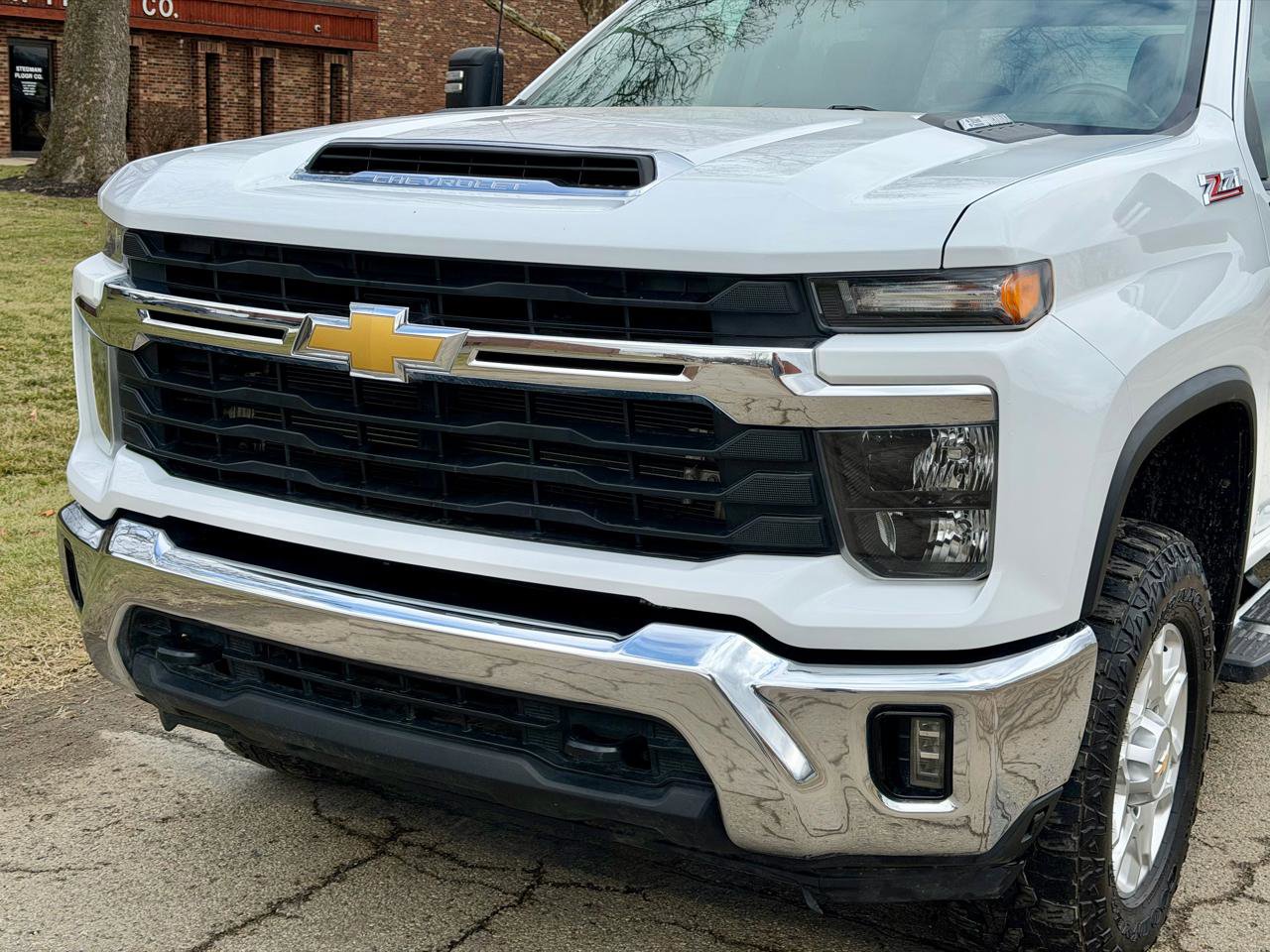 Used 2024 Chevrolet Silverado 2500 LT image 10