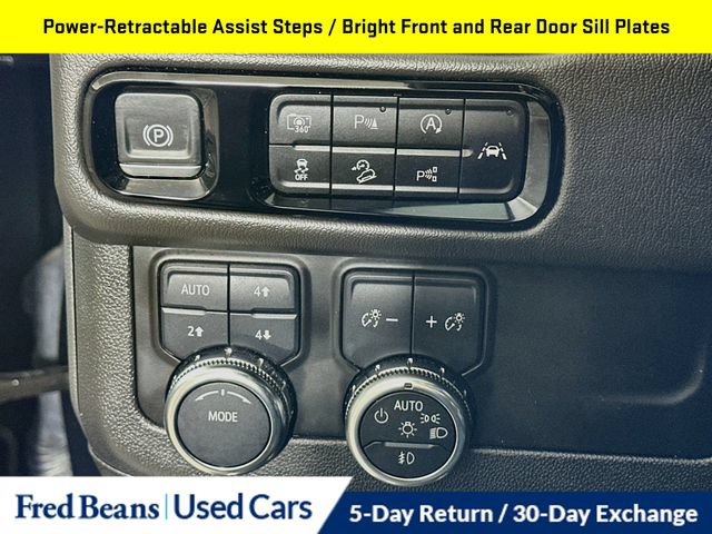 Used 2025 GMC Yukon AT4 w/ AT4 Premium Package AWD/4WD image 16