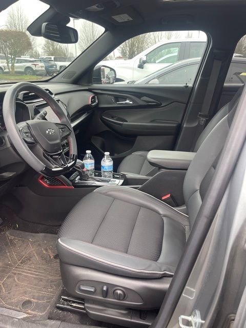 Used 2023 Chevrolet TrailBlazer RS w/ Sun and Liftgate Package image 17