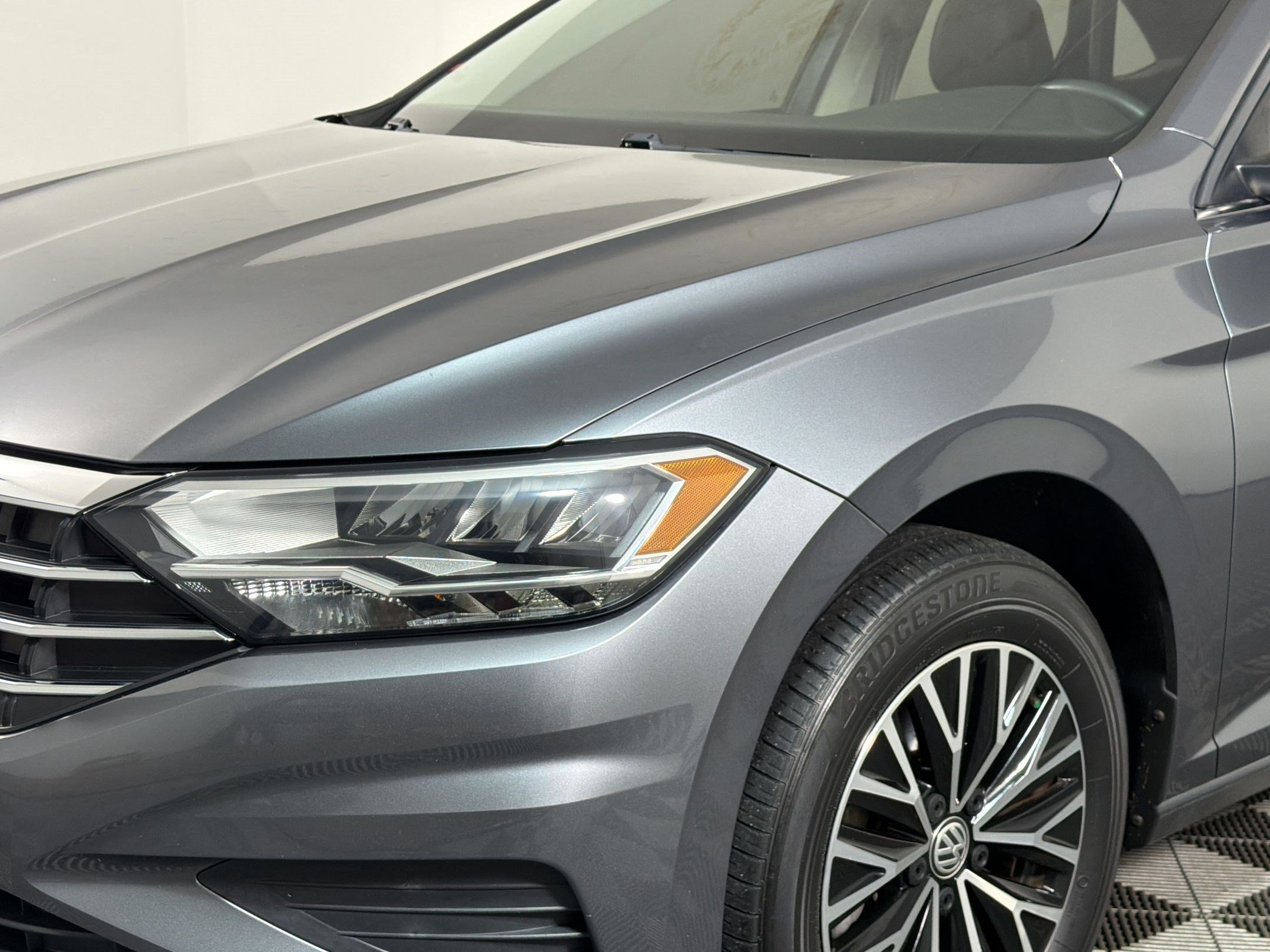 Used 2020 Volkswagen Jetta SE w/ SE Cold Weather Package FWD image 9