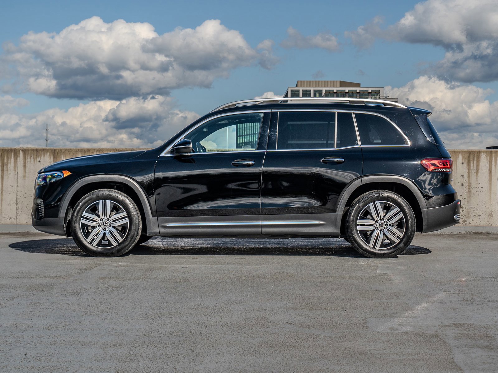 Used 2023 Mercedes-Benz EQB 250+ image 3