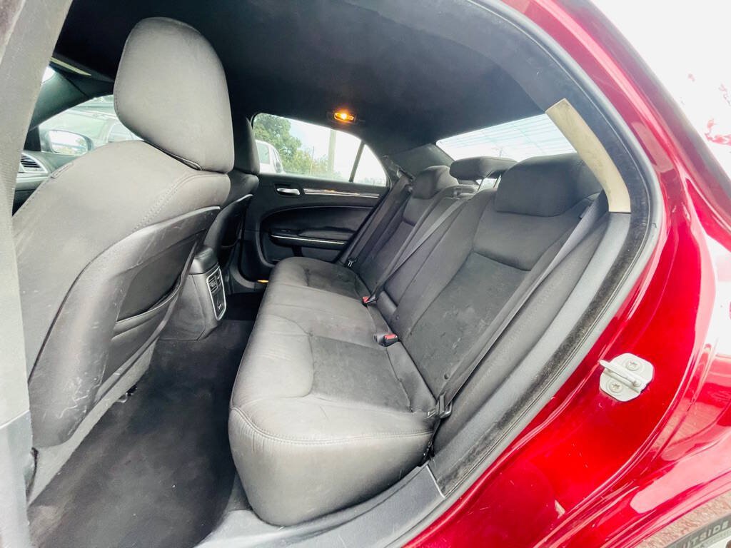 Used 2019 Chrysler 300 Touring w/ Chrome Appearance Package RWD image 12