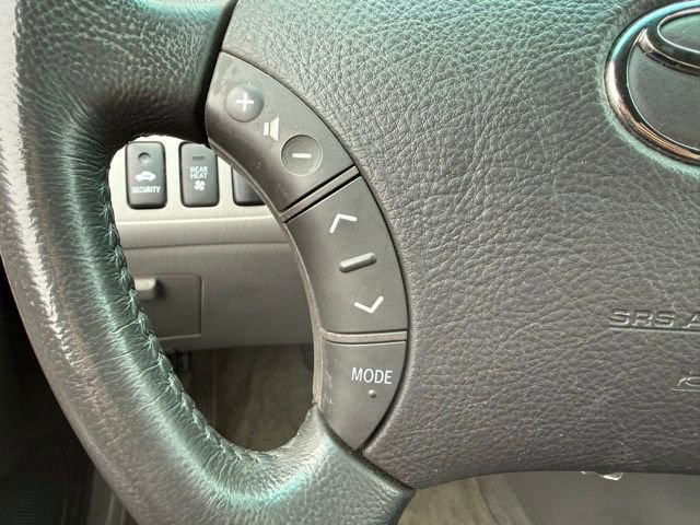Used 2005 Toyota Highlander 4WD V6 w/ 3rd Row image 20