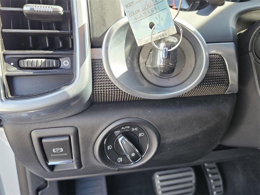 Used 2016 Porsche Cayenne Turbo image 17