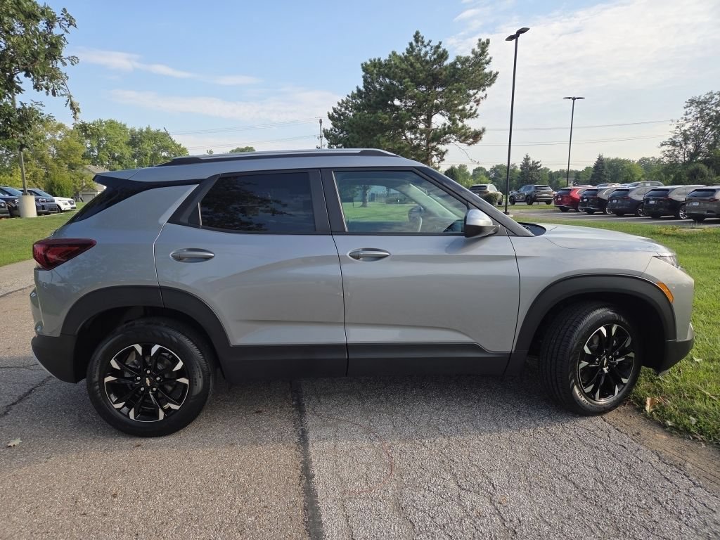 Used 2023 Chevrolet TrailBlazer LT AWD/4WD image 16