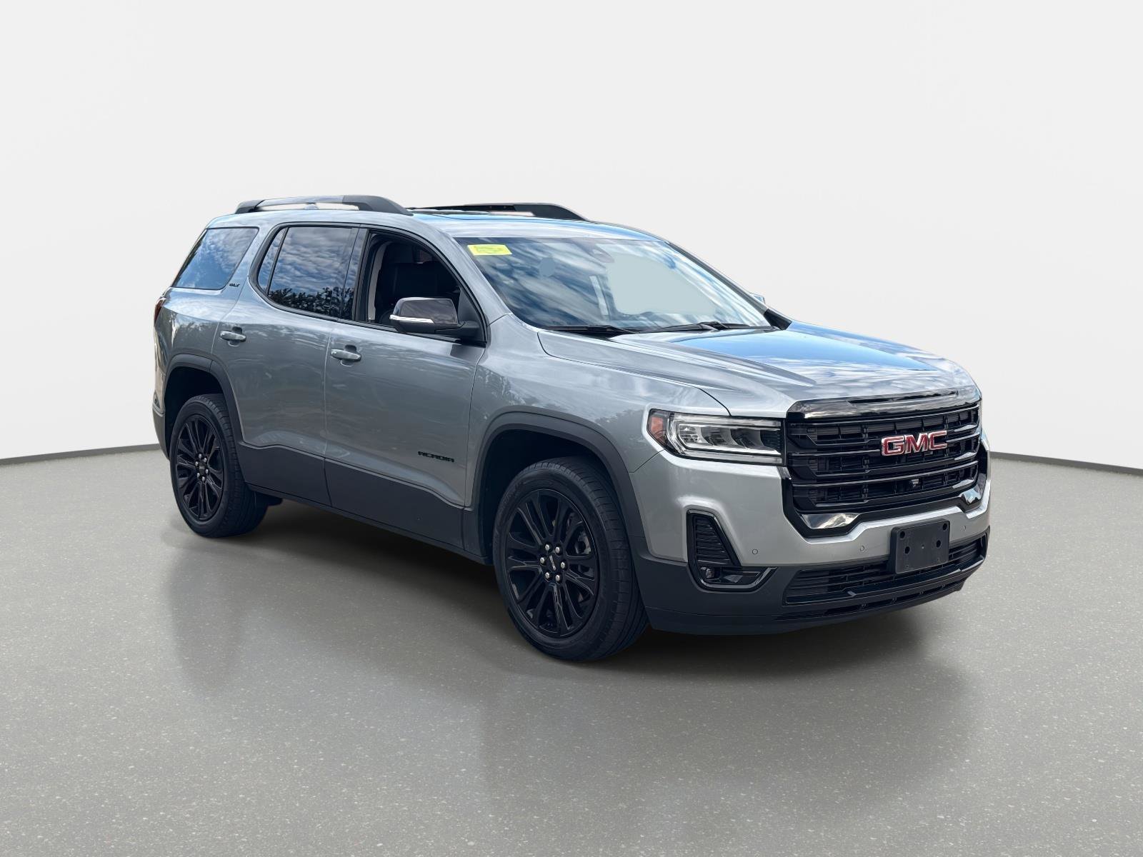 Used 2023 GMC Acadia SLT w/ Elevation Edition image 3