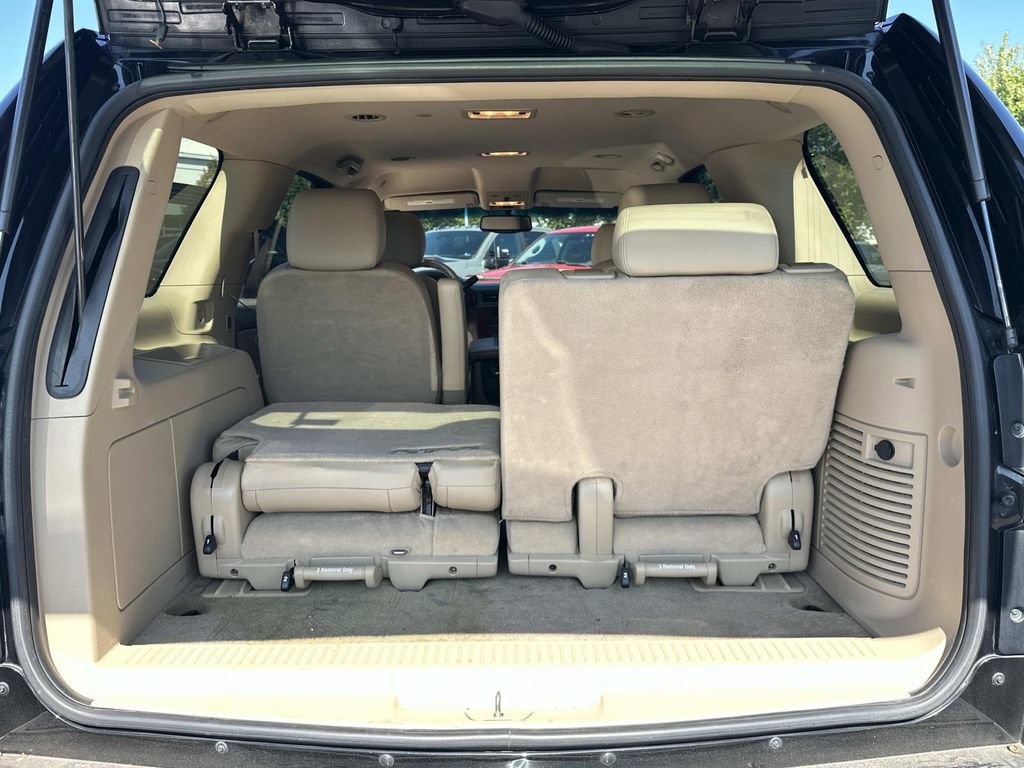 Used 2011 Chevrolet Tahoe LT w/ Luxury Package AWD/4WD image 30