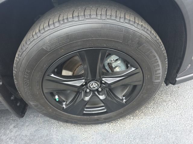 Used 2023 Toyota Highlander L image 12