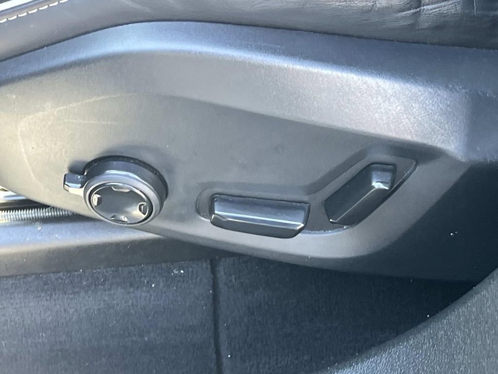 Used 2022 Volvo XC60 B5 R-Design w/ Climate Package image 26