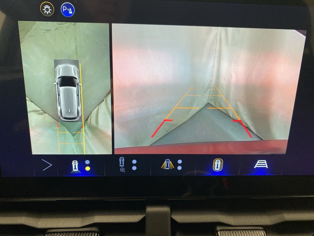 New 2026 Chevrolet Equinox LT w/ Safety and Technology Package FWD image 19