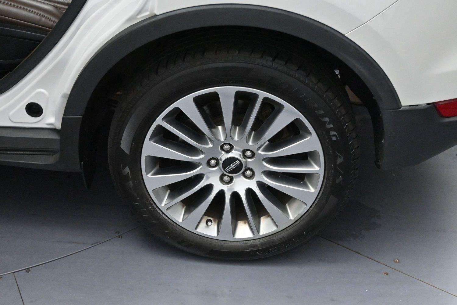 Used 2015 Lincoln MKC FWD w/ Equipment Group 102A Reserve image 27