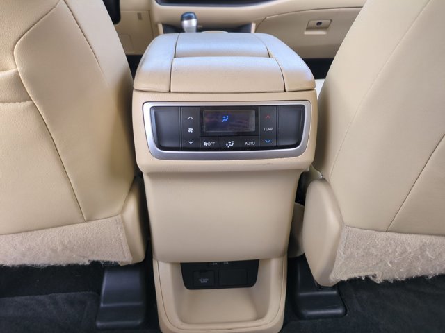Used 2017 Toyota Highlander XLE image 17