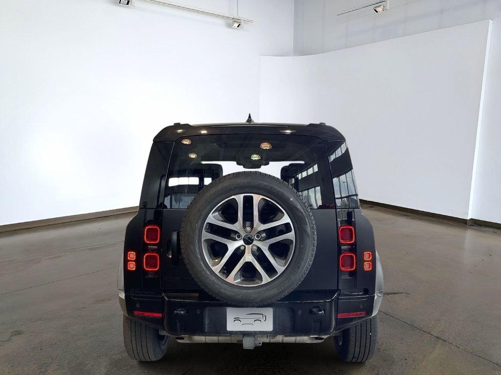 Used 2024 Land Rover Defender 110 X-Dynamic SE AWD/4WD image 5