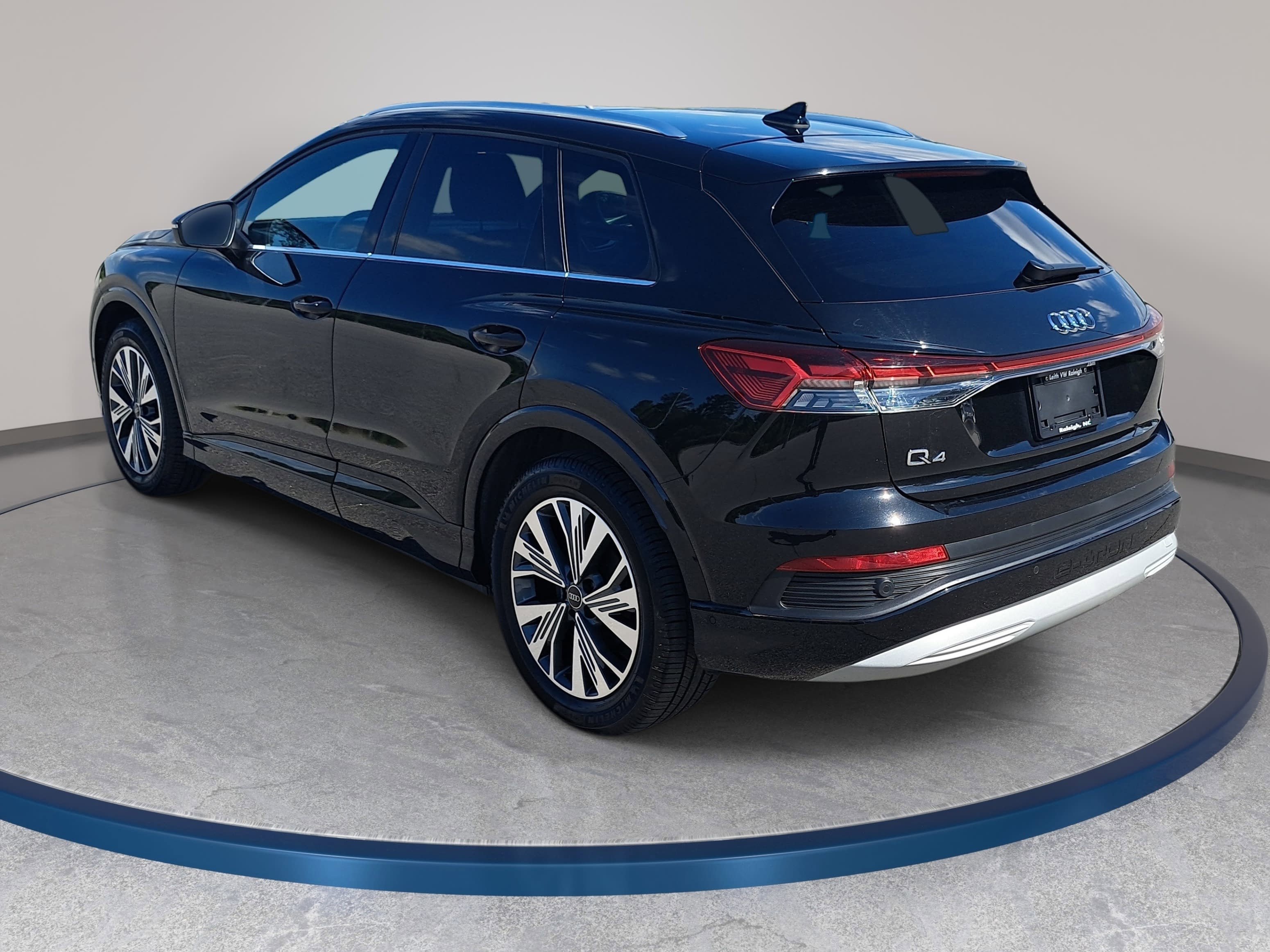 Used 2023 Audi Q4 e-tron Premium Plus w/ Premium Plus RWD image 7