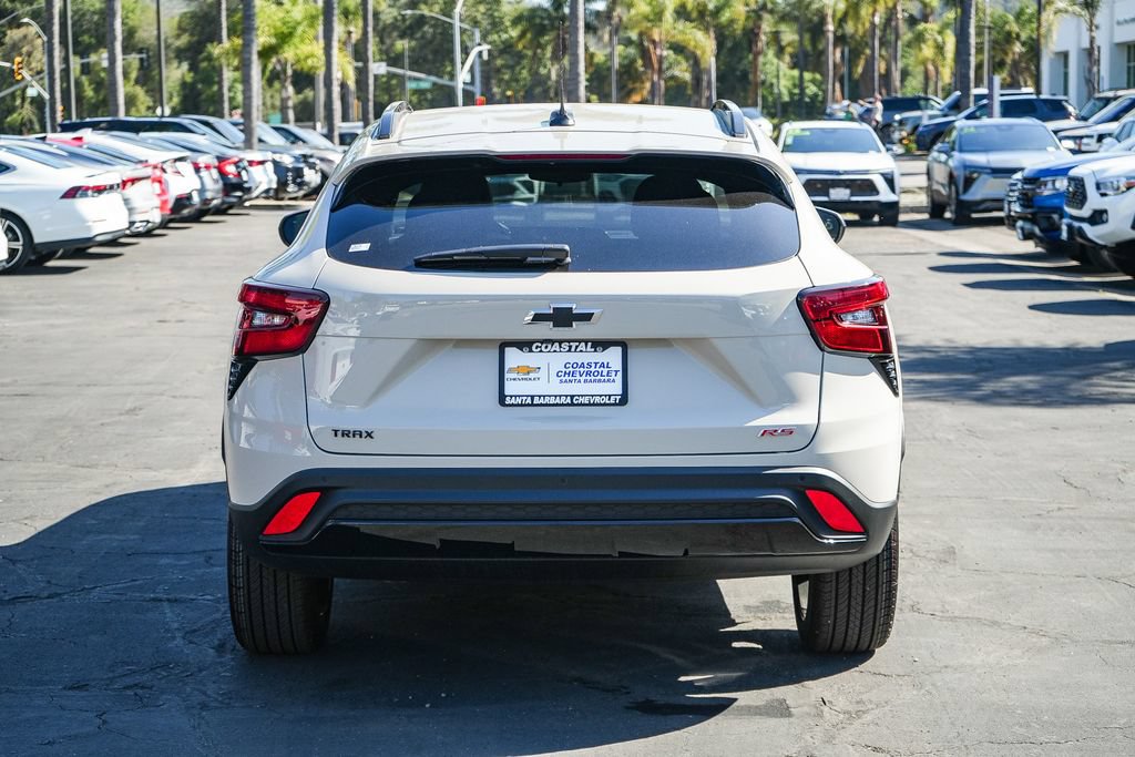 New 2026 Chevrolet Trax RS w/ Sunroof Package FWD image 5