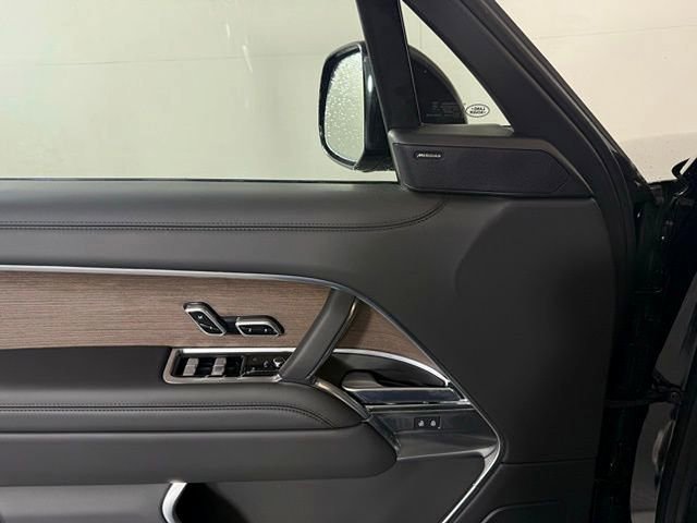 New 2025 Land Rover Range Rover SE image 26
