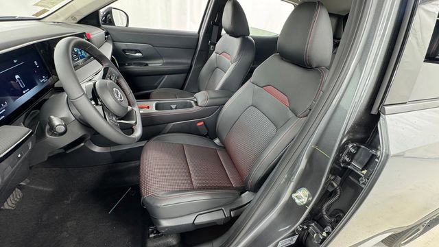 New 2026 Nissan Kicks SR w/ Cold Weather Package AWD/4WD image 10