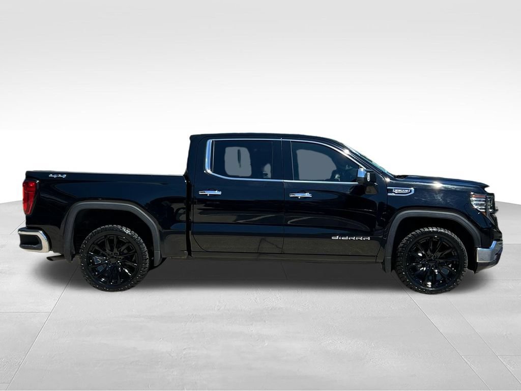 Used 2025 GMC Sierra 1500 SLT AWD/4WD image 4