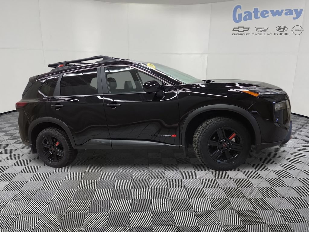 Used 2025 Nissan Rogue SV AWD/4WD image 1