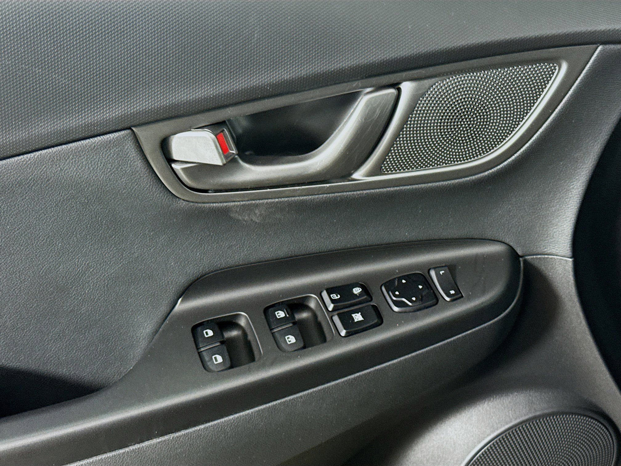 Used 2021 Hyundai Kona Limited w/ Cargo Package image 24