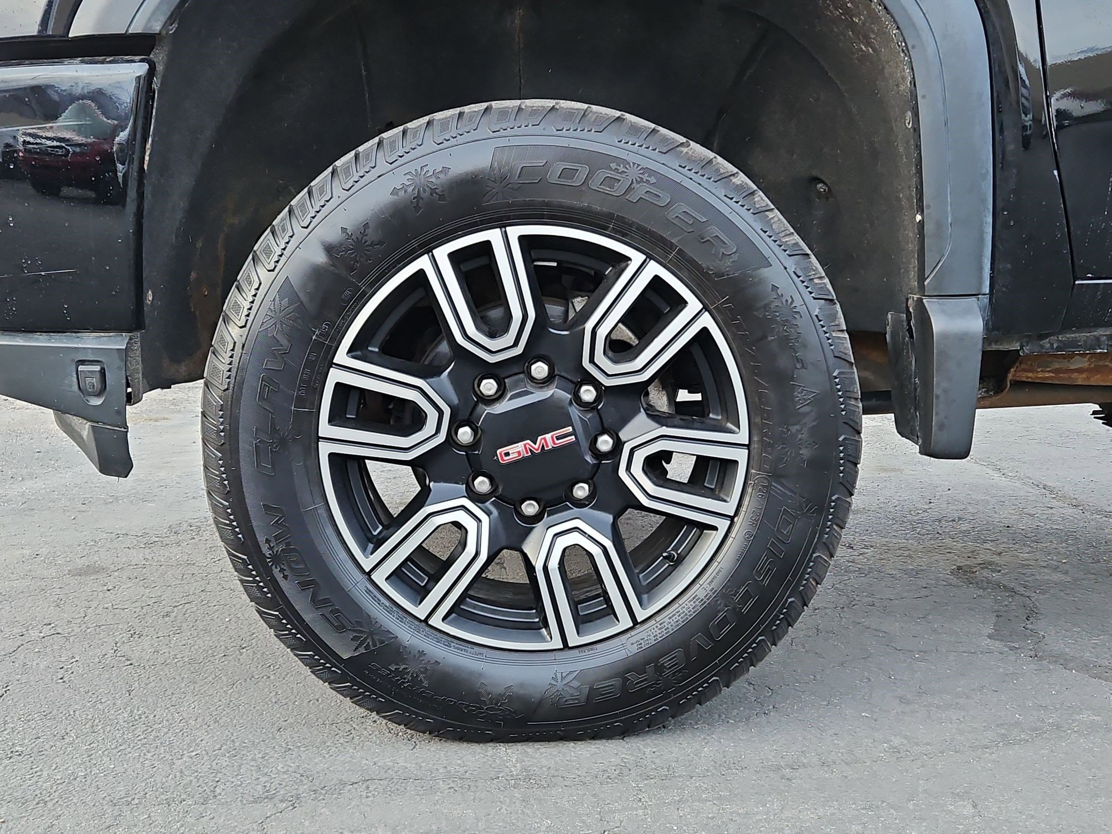 Used 2021 GMC Sierra 2500 AT4 w/ AT4 Premium Plus Package image 13