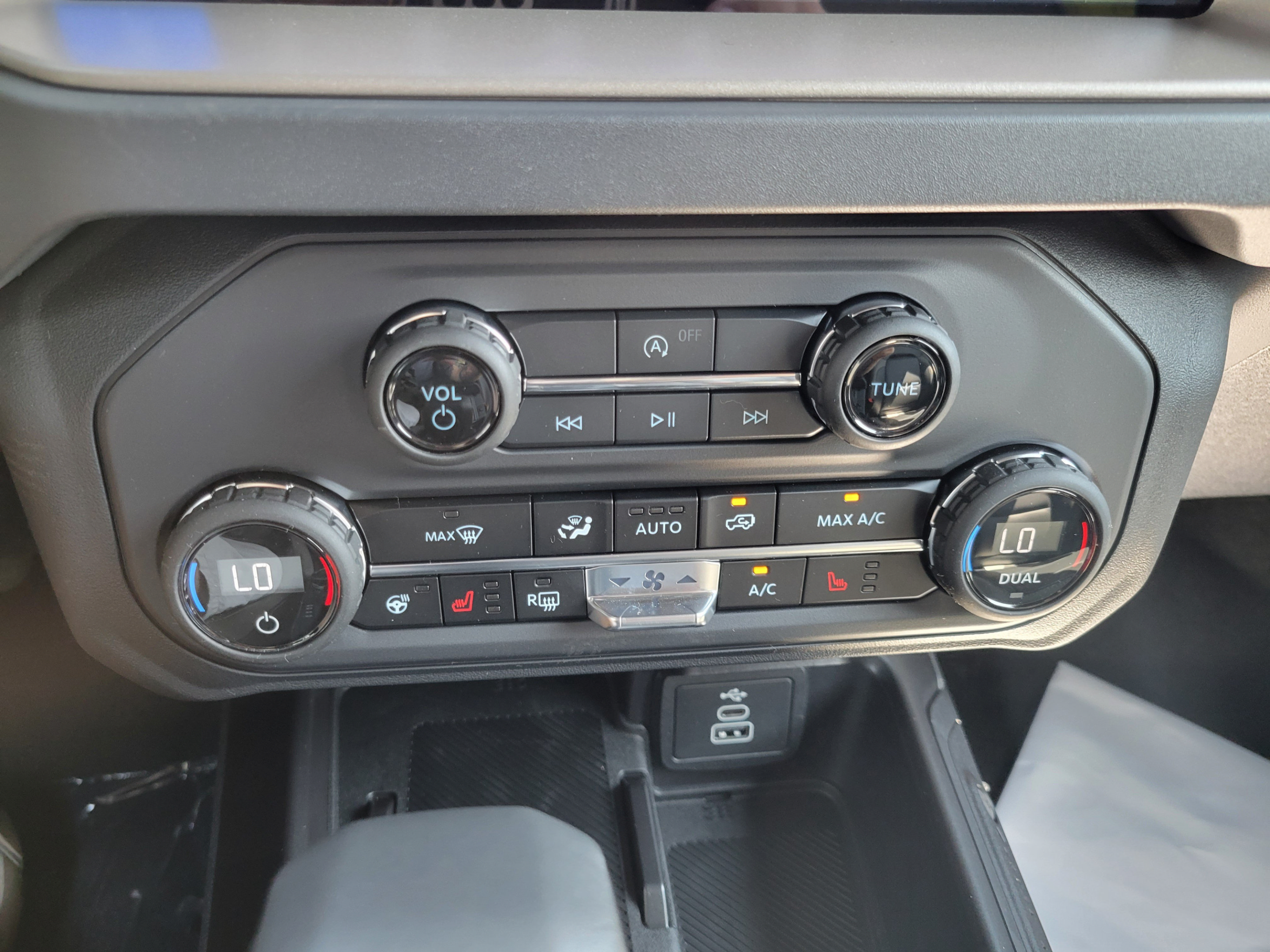 New 2026 Ford Bronco Outer Banks AWD/4WD image 29