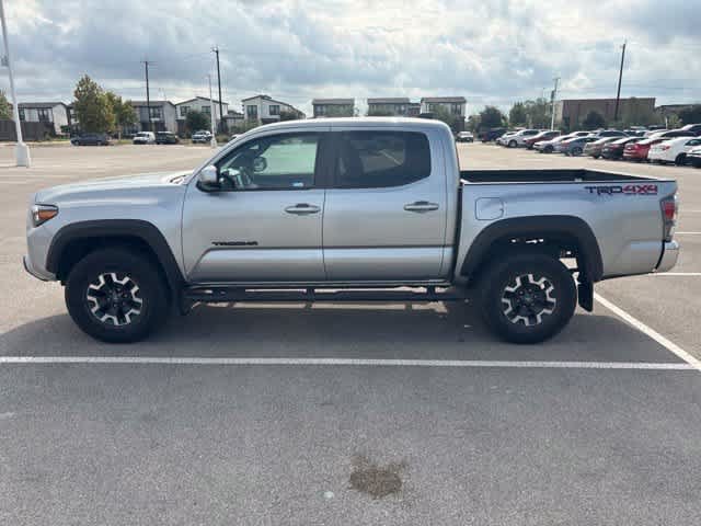 Used 2022 Toyota Tacoma TRD Off-Road AWD/4WD image 2