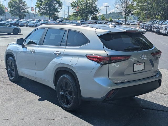 Used 2023 Toyota Highlander XLE AWD/4WD image 5