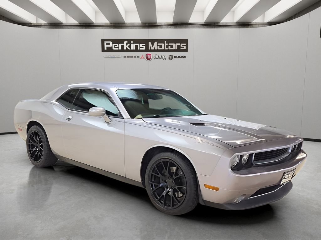 Used 2014 Dodge Challenger R/T RWD image 7