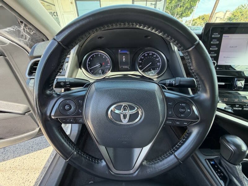 Used 2021 Toyota Camry SE FWD image 11
