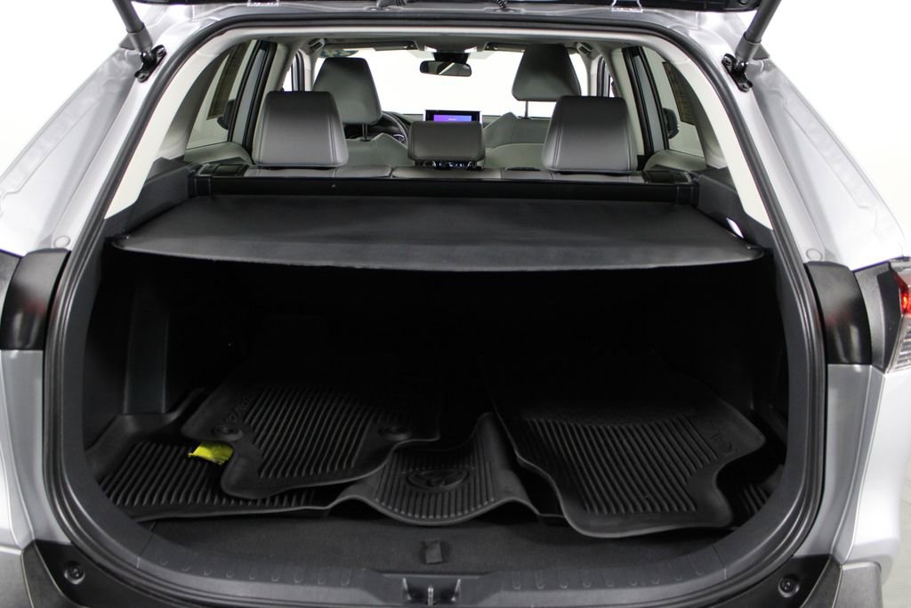 Used 2024 Toyota RAV4 XLE Premium image 15