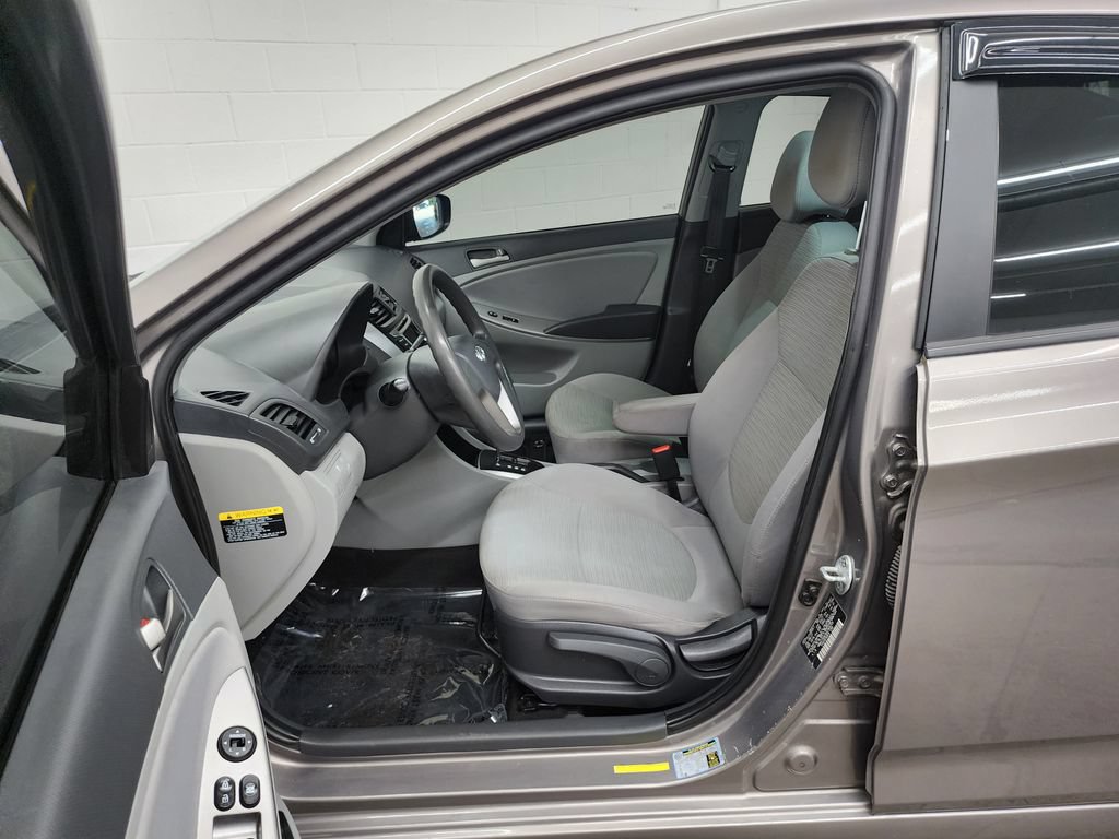 Used 2017 Hyundai Accent SE FWD image 12