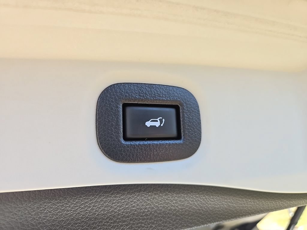 Used 2020 Nissan Rogue SV AWD/4WD image 35