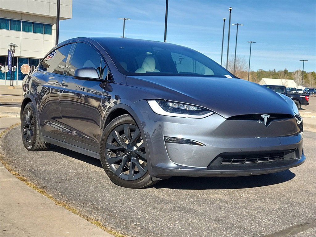 Used 2022 Tesla Model X image 2