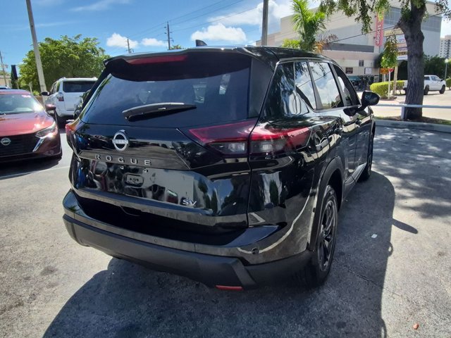Used 2024 Nissan Rogue SV FWD image 5